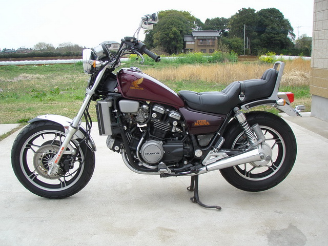 Купить мотоцикл Honda VF750 Magna 1982 фото 10